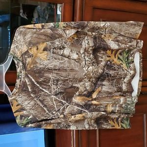 3 /$10 Realtree Polyester Camo long sleeve medium